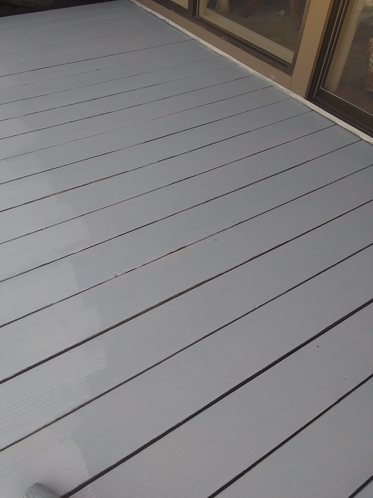 Deck maintenance and moss-free sealing in Eugene, OR